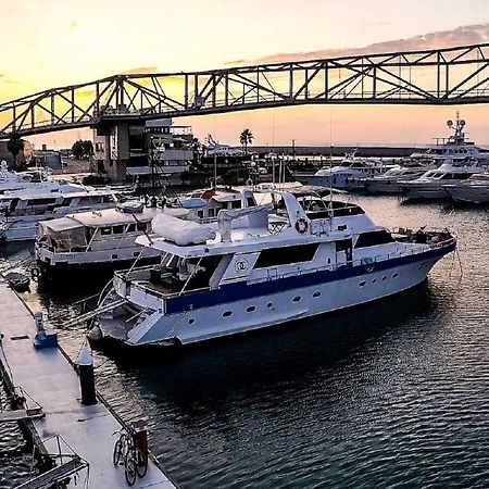 Motor Yacht Boatel Hotel Barcelona Exterior foto