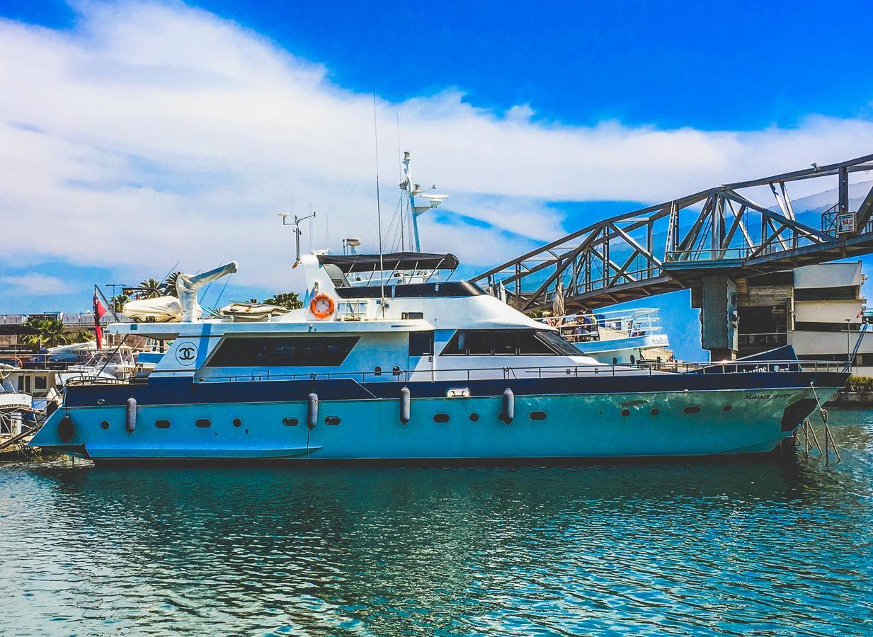 Motor Yacht Boatel Hotel Barcelona Exterior foto