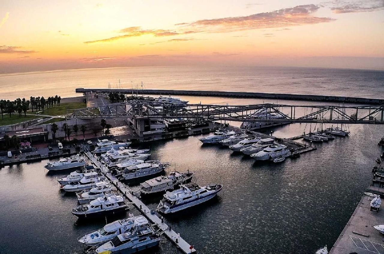 Motor Yacht Boatel Hotel Barcelona Exterior foto