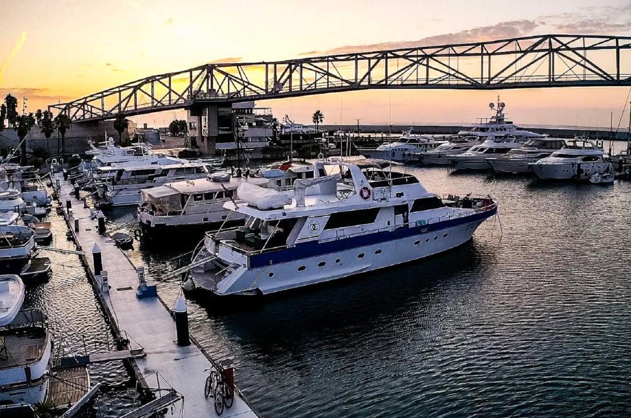 Motor Yacht Boatel Hotel Barcelona Exterior foto